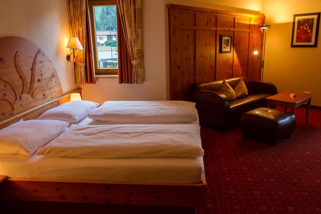 Familien Hotel Mozart Ried im Oberinntal Phòng bức ảnh
