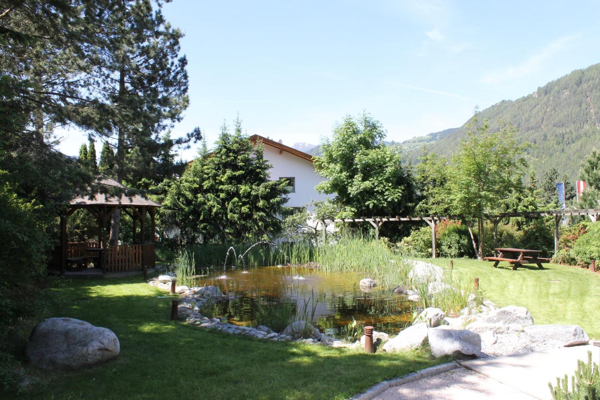 Familien Hotel Mozart Ried im Oberinntal Ngoại thất bức ảnh