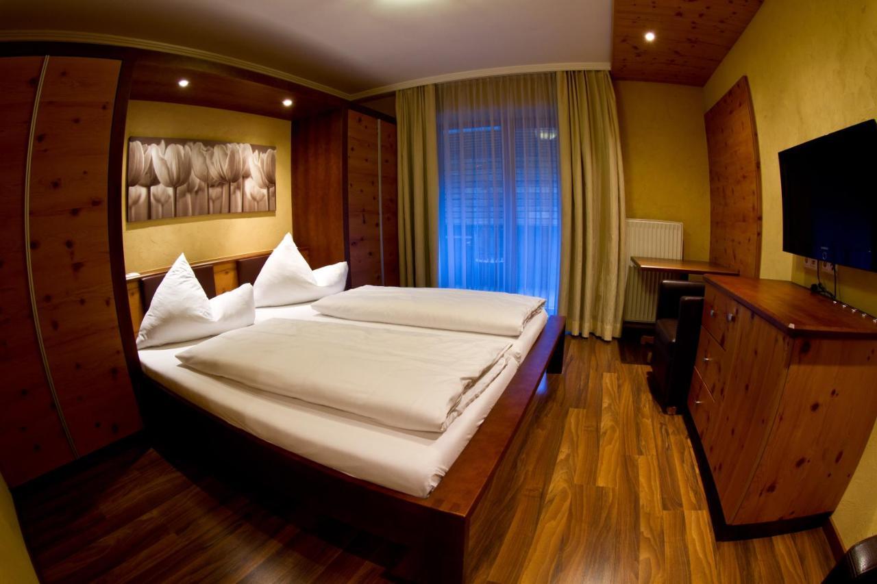 Familien Hotel Mozart Ried im Oberinntal Ngoại thất bức ảnh