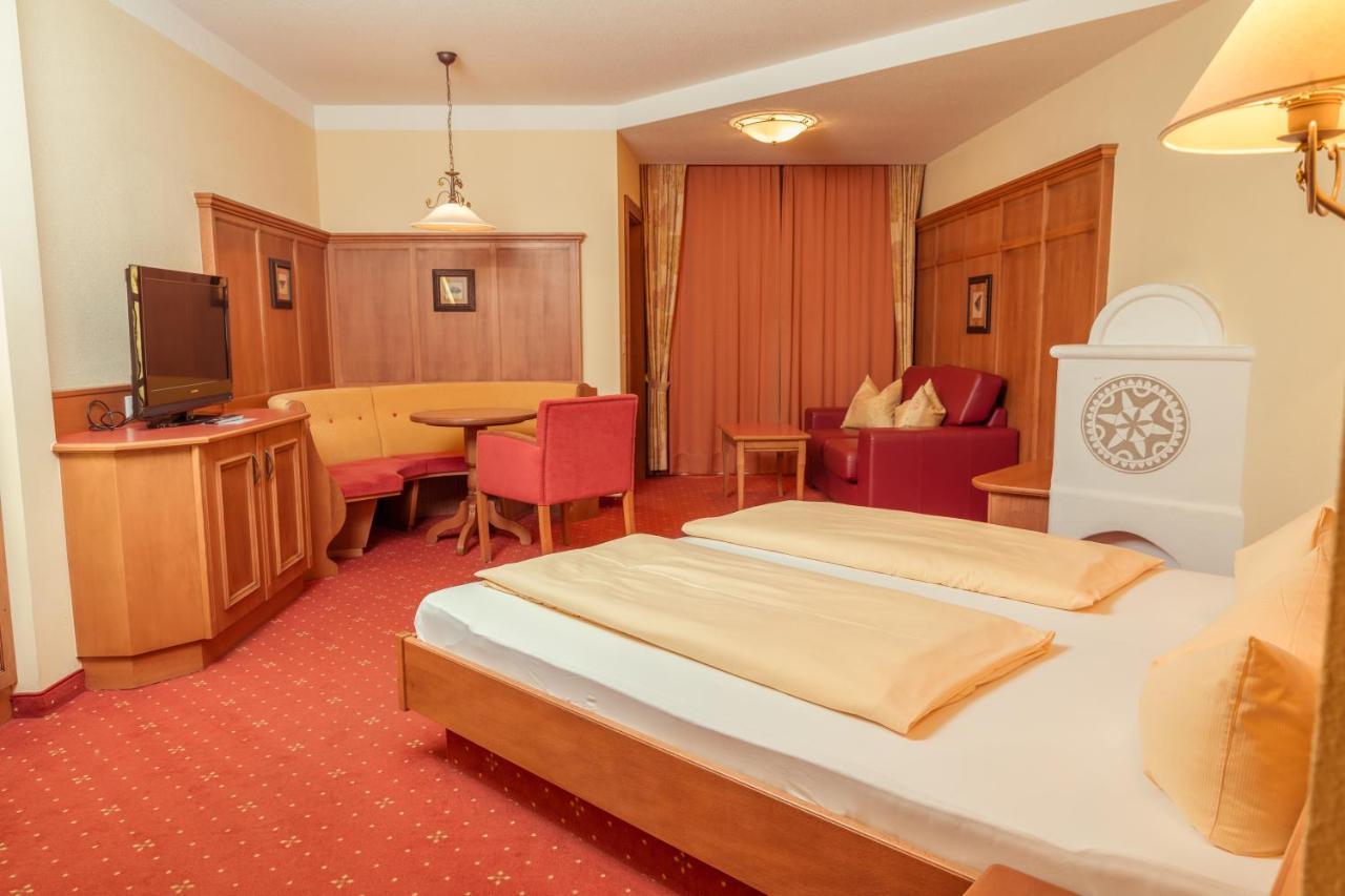 Familien Hotel Mozart Ried im Oberinntal Ngoại thất bức ảnh