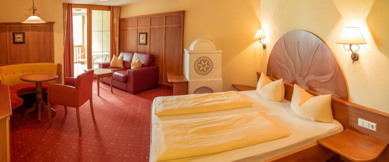 Familien Hotel Mozart Ried im Oberinntal Ngoại thất bức ảnh