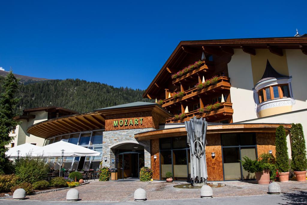 Familien Hotel Mozart Ried im Oberinntal Ngoại thất bức ảnh