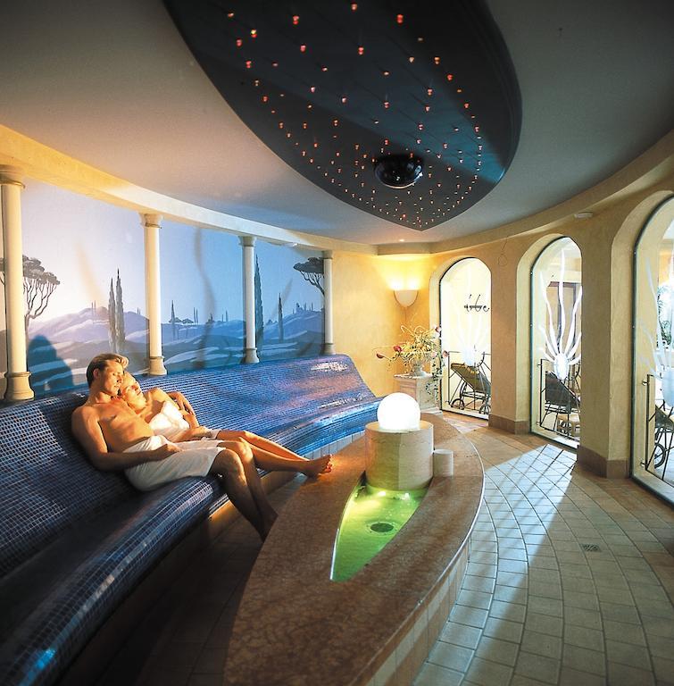 Familien Hotel Mozart Ried im Oberinntal Ngoại thất bức ảnh