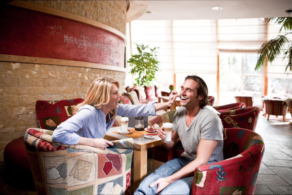Familien Hotel Mozart Ried im Oberinntal Ngoại thất bức ảnh