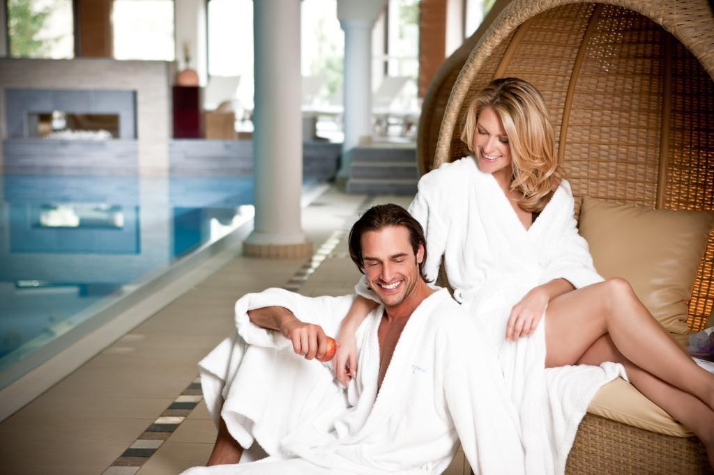 Familien Hotel Mozart Ried im Oberinntal Ngoại thất bức ảnh