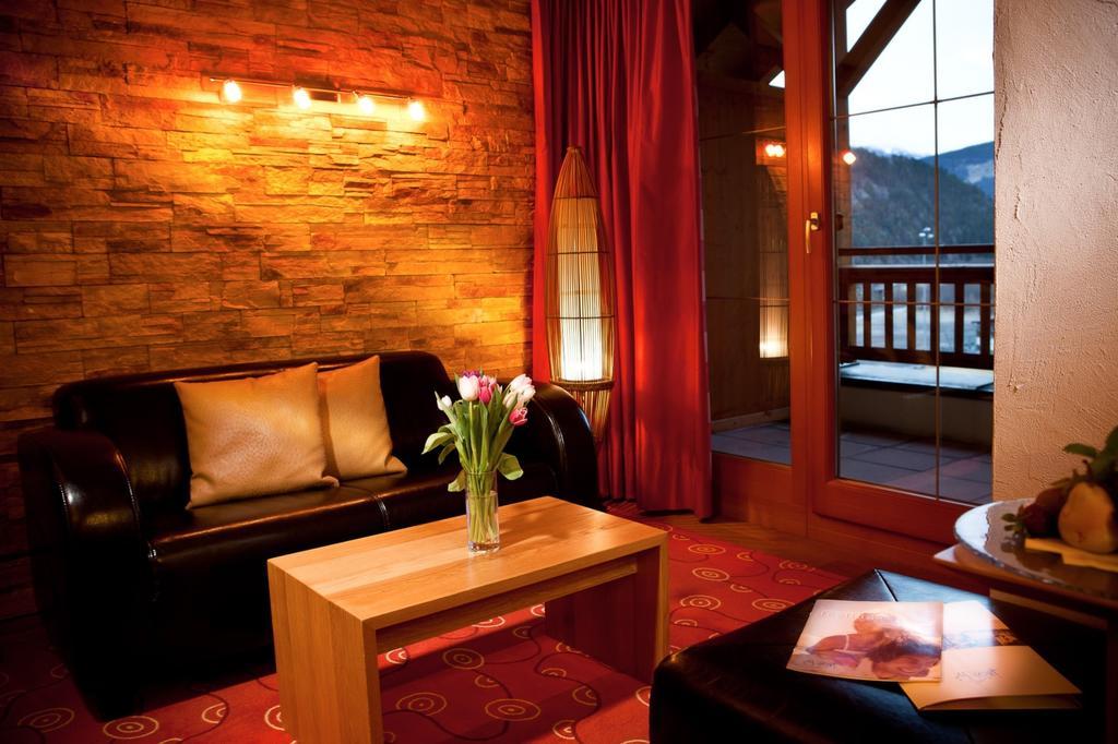 Familien Hotel Mozart Ried im Oberinntal Ngoại thất bức ảnh