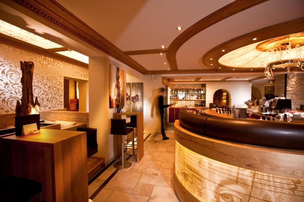 Familien Hotel Mozart Ried im Oberinntal Ngoại thất bức ảnh