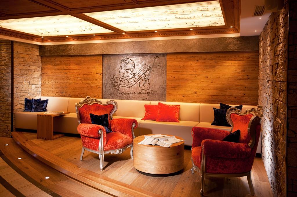 Familien Hotel Mozart Ried im Oberinntal Ngoại thất bức ảnh