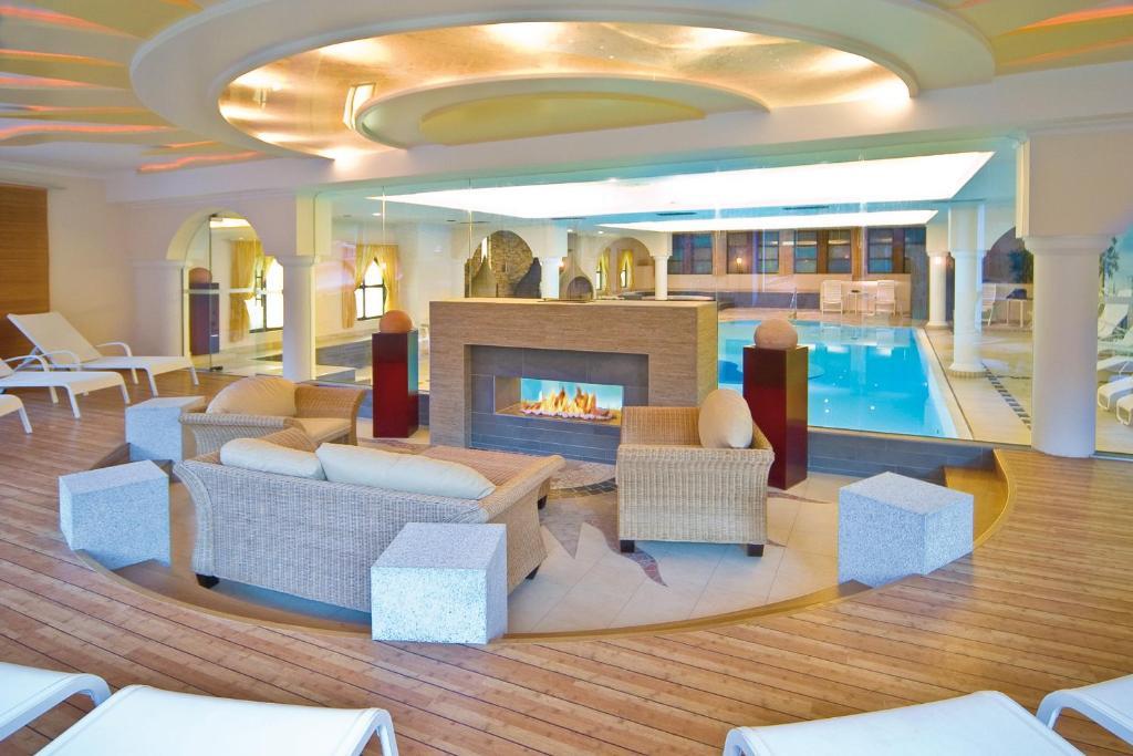 Familien Hotel Mozart Ried im Oberinntal Ngoại thất bức ảnh
